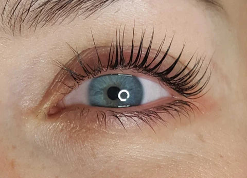 cils relevés
