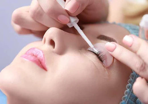 rehaussement de cils en cours